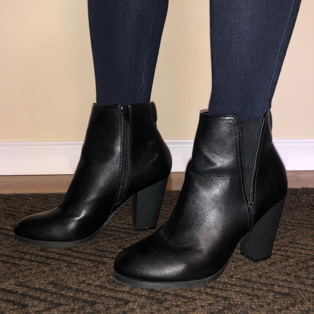 😍Black Fall Essential Ankle Leather Booties